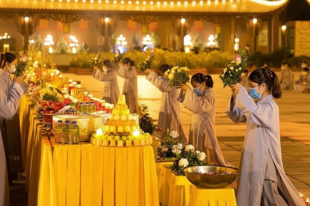 Du kh&aacute;ch sẽ được trải nghiệm c&aacute;c lễ hội, sự kiện tại ch&ugrave;a Phước Long.